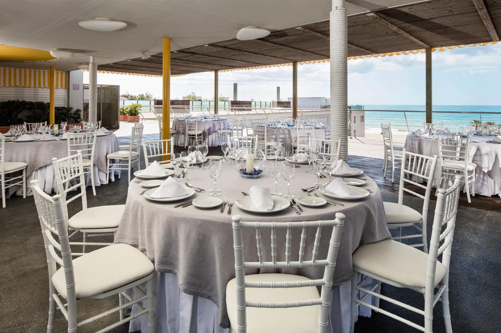 Le Meridien Ra Beach Hotel And Spa Ел Вендрел Екстериор снимка