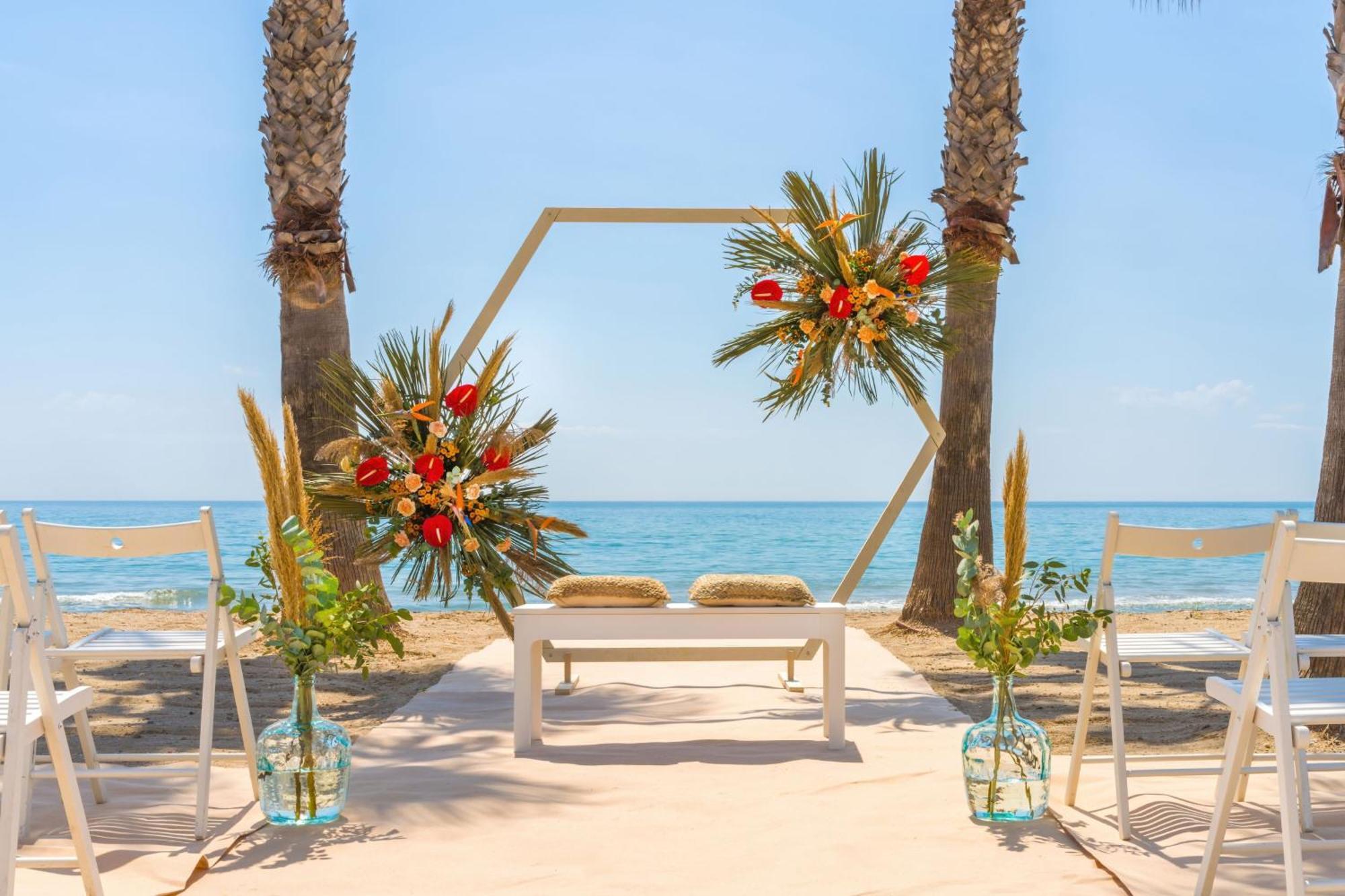 Le Meridien Ra Beach Hotel And Spa Ел Вендрел Екстериор снимка
